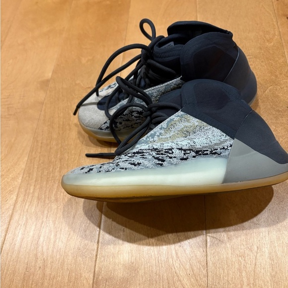 Adidas Yeezy QNTM basketball shoes sneakers youth boy men sz 4 - Picture 3 of 8